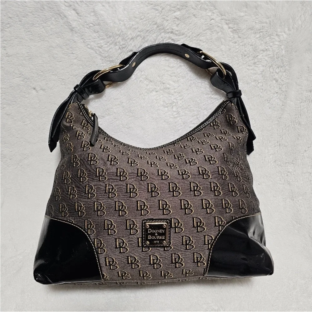 Dooney & Bourke Nikki Shadow Signature Logo Canvas Shoulder bag
